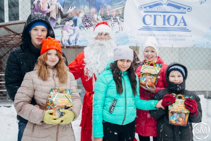 СГЮА организовала новогодний праздник для детей и студентов