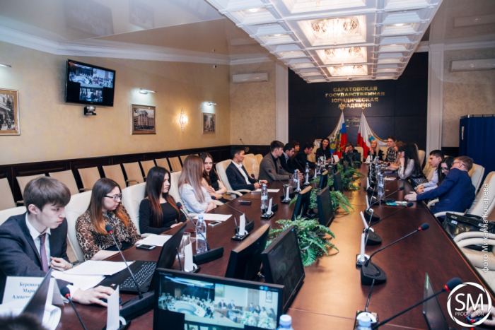 В СГЮА прошел круглый стол к 25-летию Конституции РФ