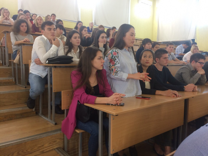 Студенты СГЮА встретились с помощником прокурора Саратовского района