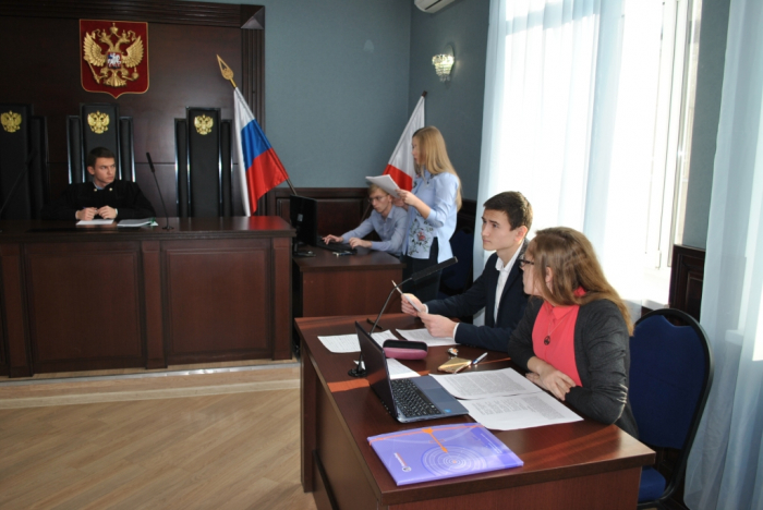 Стажеры юрклиники СГЮА приняли участие в игровом процессе судебного заседания