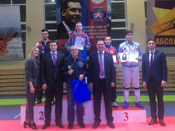 Студент СГЮА победил в международном турнире по фехтованию