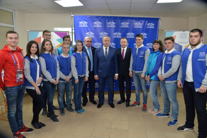 Валерий Радаев и Эдуард Петров поздравили студентов СГЮА