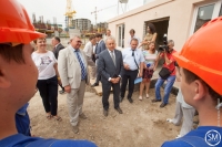 Глава региона посетил стройку жилого дома СГЮА